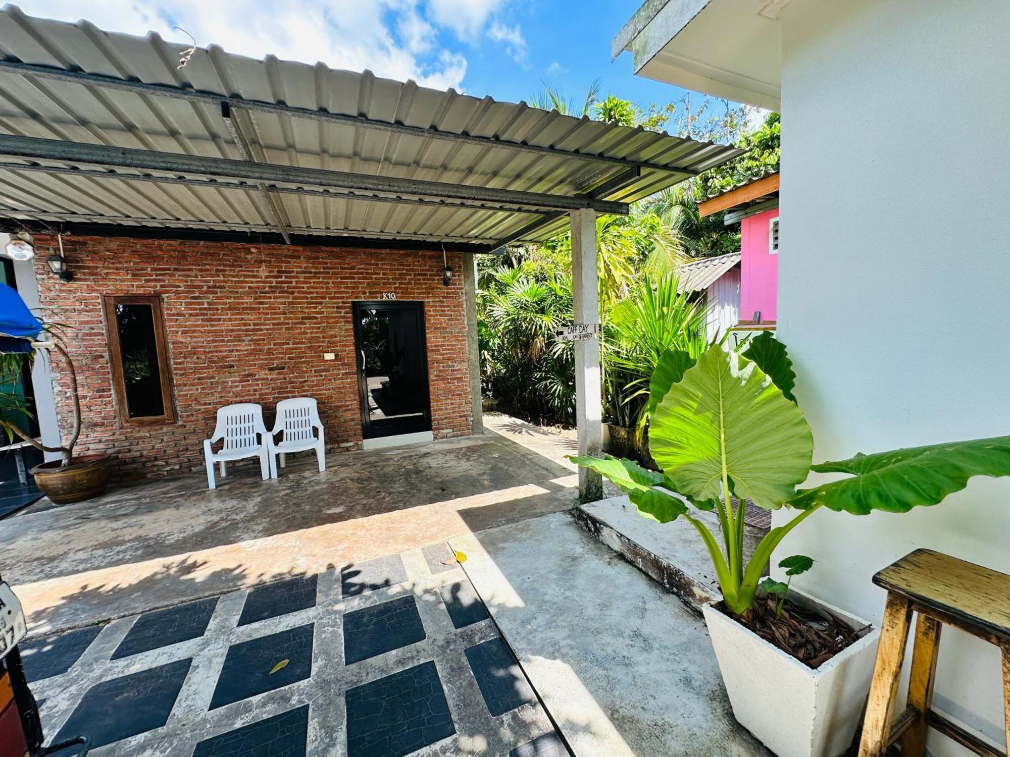 Koh Jum Bungalow & Hostel Exterior photo