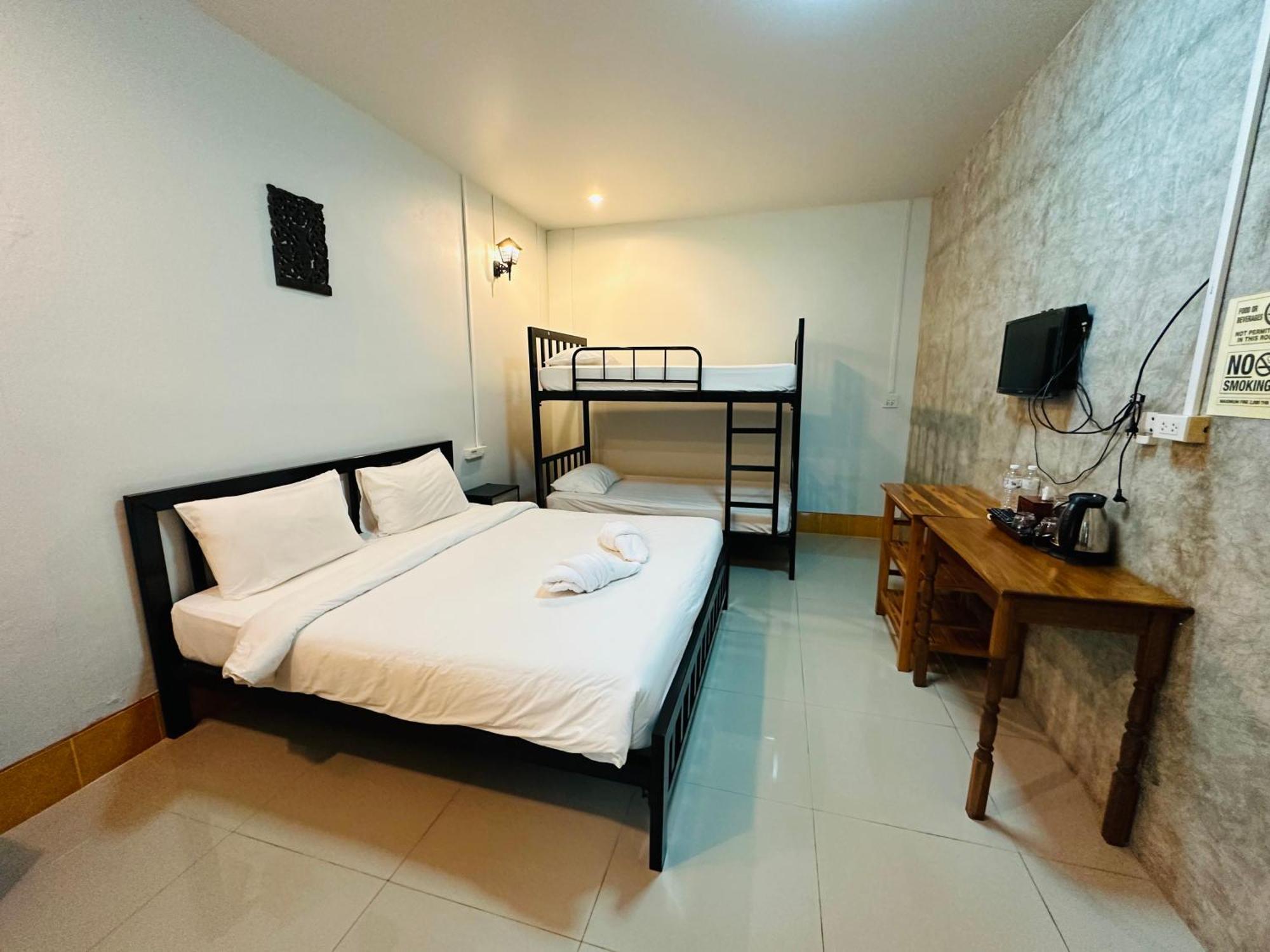 Koh Jum Bungalow & Hostel Exterior photo