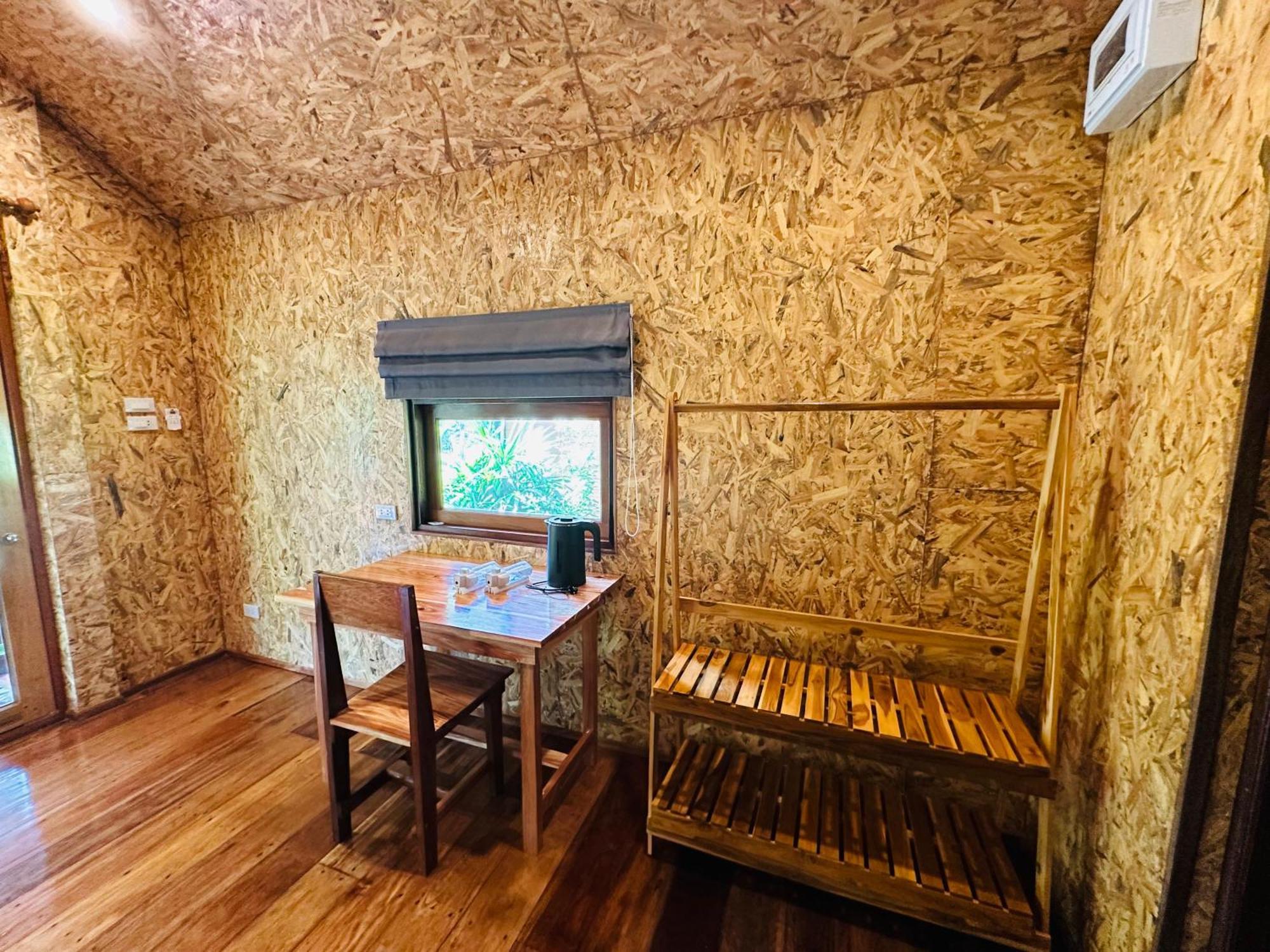 Koh Jum Bungalow & Hostel Exterior photo